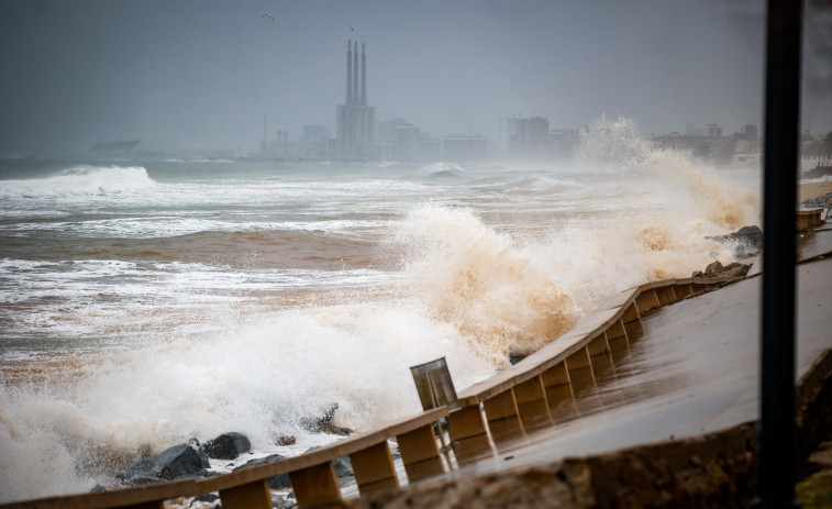 Badalona pedirá la declaración de Zona de Emergencia para arreglar los daños del temporal en el paseo