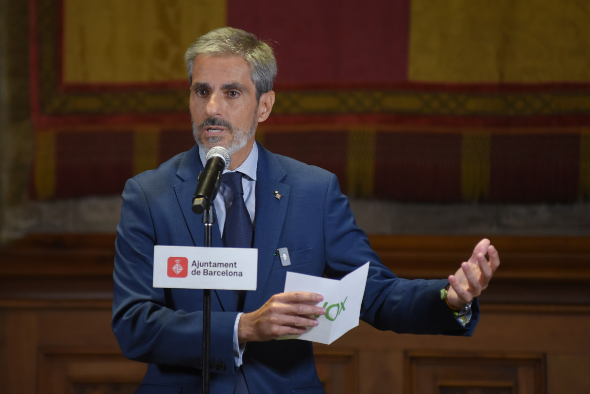 EuropaPress 6978927 presidente grupo municipal vox ayuntamiento barcelona gonzalo oro pulido