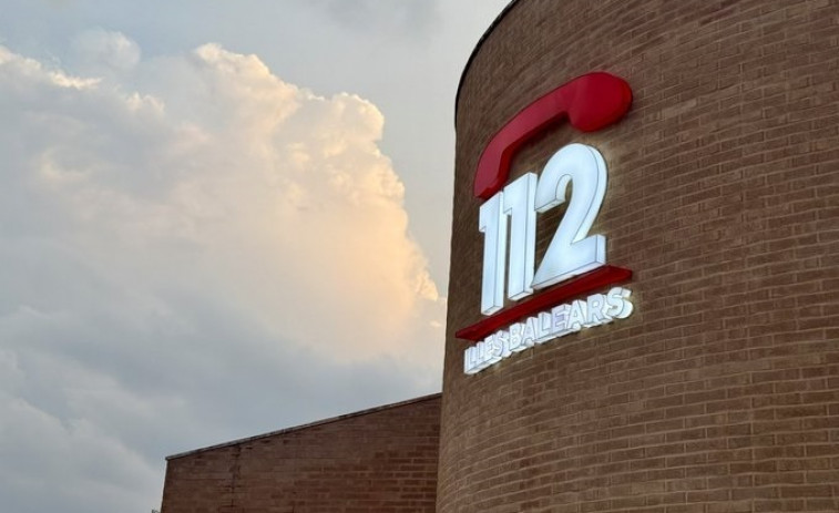 Un hombre muere después de que una gran roca cayera sobre su vivienda mientras dormía en Menorca