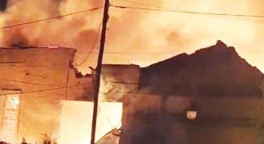 Fuerte explosión e incendio en Buenos Aires: una fábrica de San Fernando queda envuelta en llamas