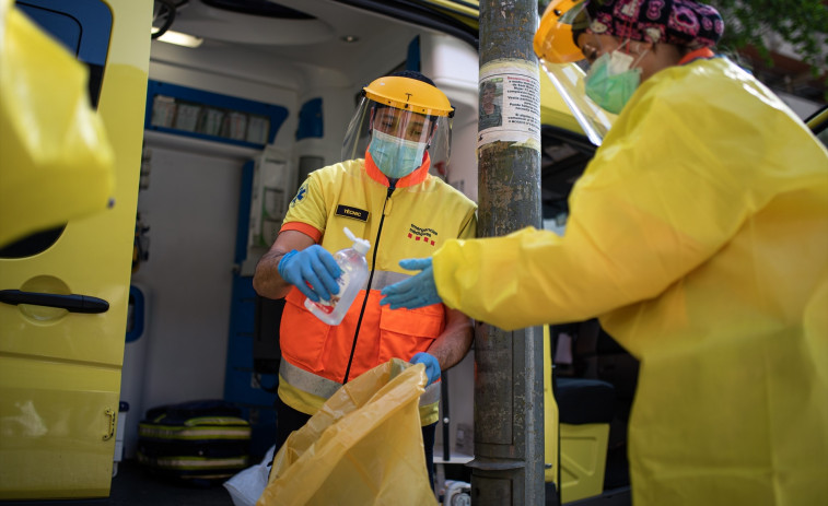 Un camión choca contra un tranvía de la T5 en Sant Adrià del Besòs