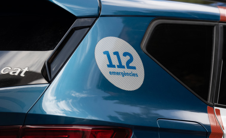 Caos en Barcelona: un coche robado acaba empotrado contra un Telepizza tras una persecución policial