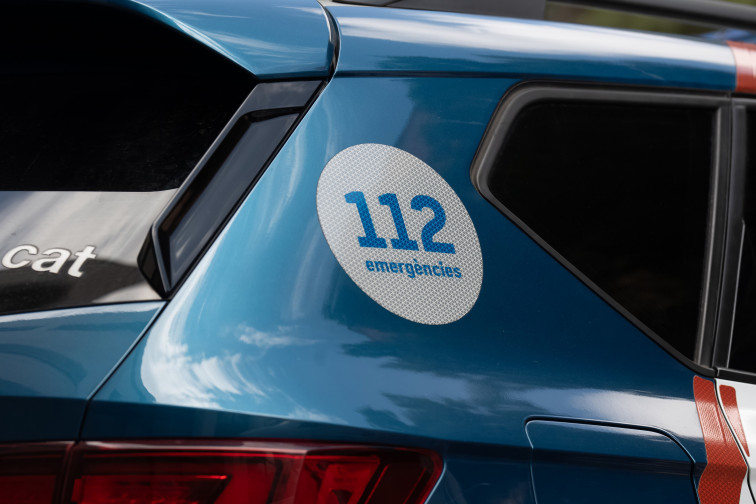 Caos en Barcelona: un coche robado acaba empotrado contra un Telepizza tras una persecución policial