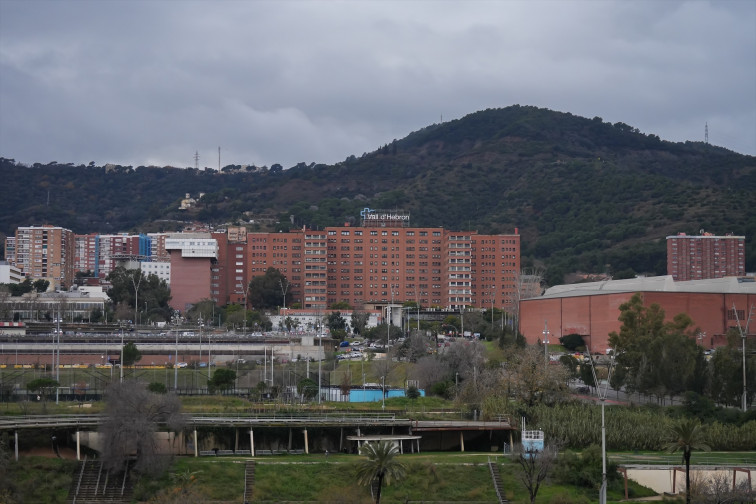 Illa sale del hospital caminando con muletas y seguirá en hospitalización domiciliaria