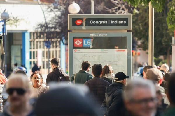 Barcelona rebautiza su estación de Metro de la L5 de Congrés como Congrés/Indians