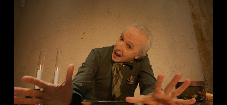 Alfonso de Vilallonga culmina con “La progresía pía” una trilogía musical satírica