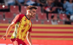 Salva Ferrer anuncia su retirada prematura del fútbol tras una grave lesión de cadera