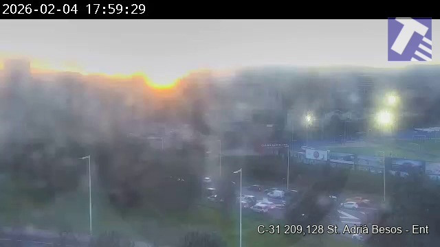 Cortado el Túnel de Glòries de entrada a Barcelona por un accidente múltiple