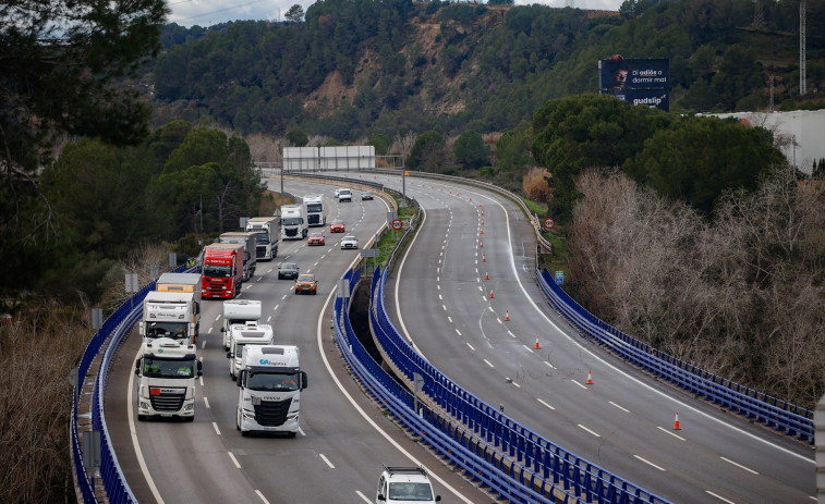 Trànsit vuelve a cerrar el carril de la AP-7 entre Martorell y Gelida tras un grave incumplimiento de seguridad