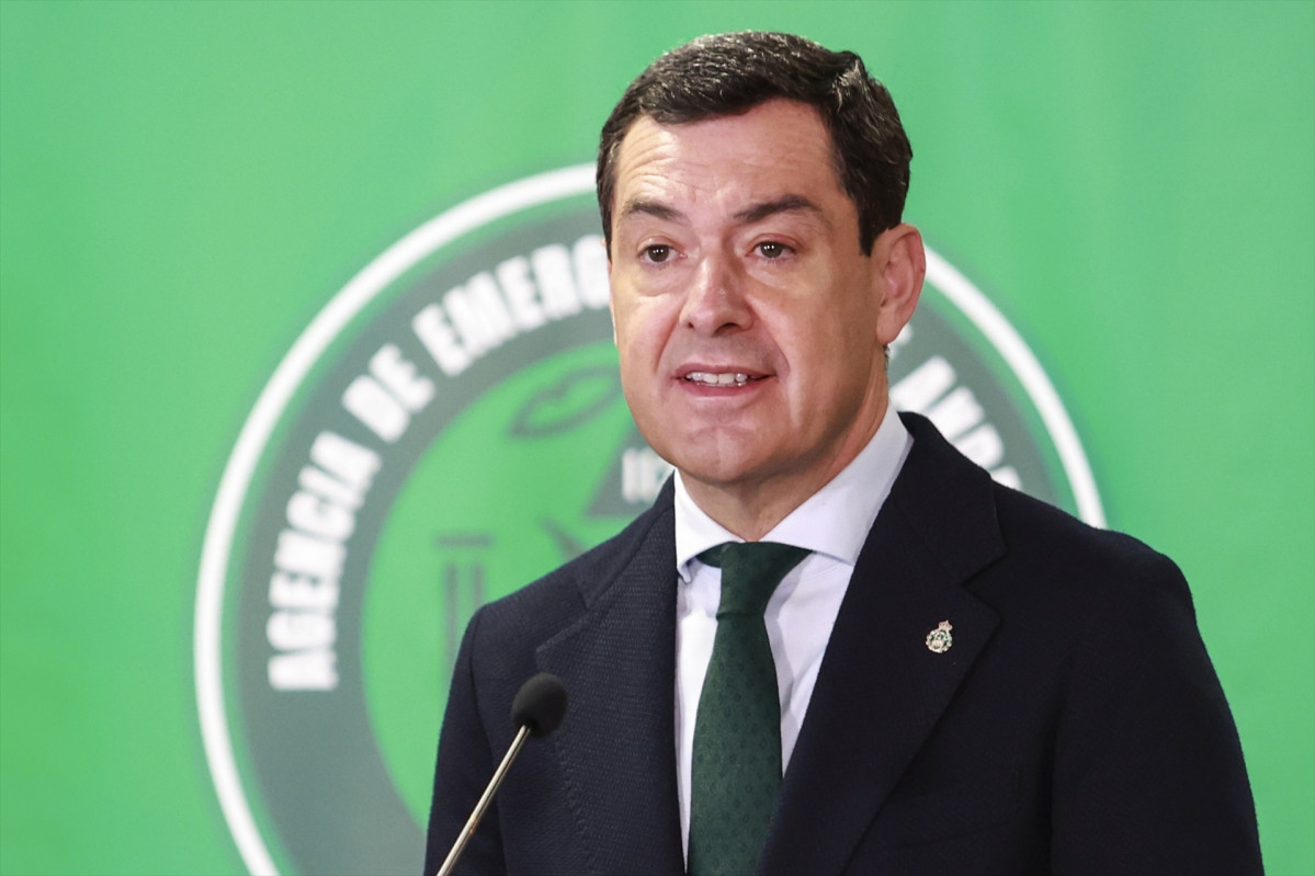 EuropaPress 7262853 presidente junta andalucia juanma moreno interviene reunion comite asesor