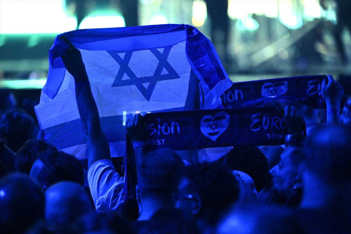EuropaPress 6982340 17 may 2025 switzerland basel person holds an israeli flag during the grand (1)