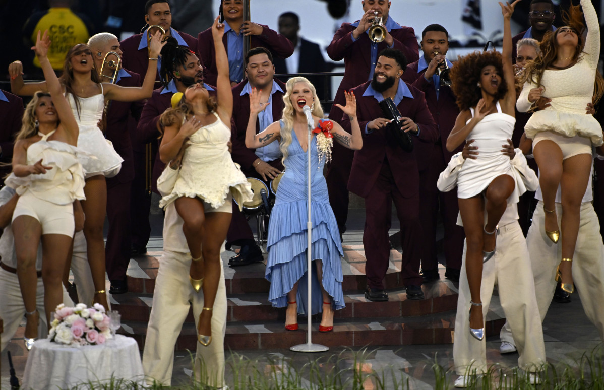 EuropaPress 7276044 bad bunny super bowl halftime show with lady gaga during the nfl super bowl