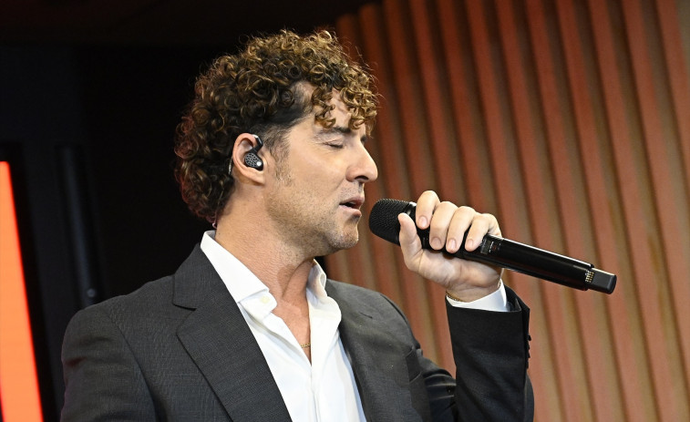 Los concursantes del primer Operación Triunfo arropan a David Bisbal en su peor momento