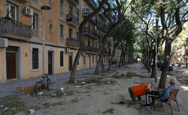 El temporal de viento deja 11 heridos en Barcelona: una mujer se encuentra en estado crítico