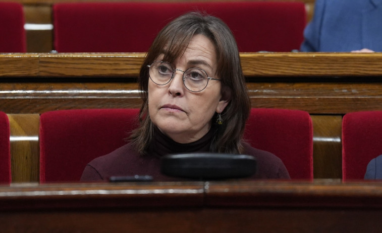 El Parlament pide cesar a Puente y Paneque por Rodalies con el voto de Junts, ERC, PP, Vox y CUP