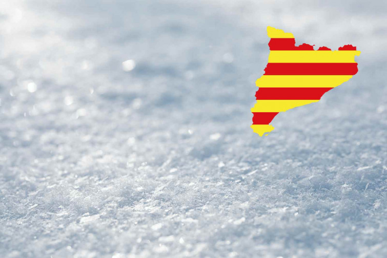 La nieve vuelve al Pirineo tras el temporal de viento en Catalunya y compromete varias carreteras