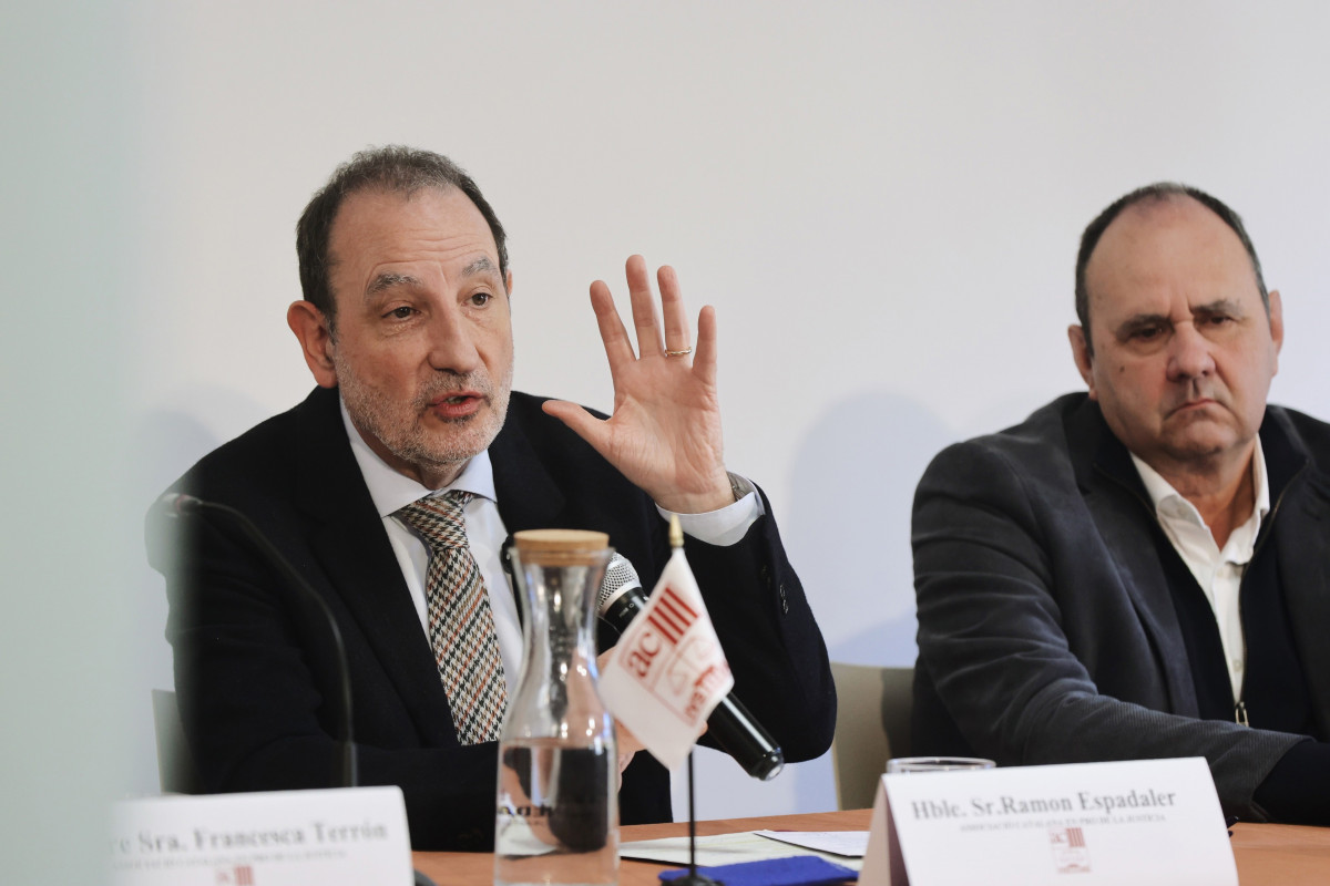 El conseller de Justicia y Calidad Democrática, Ramon Espadaler, en un acto con jueces de paz en Lleida