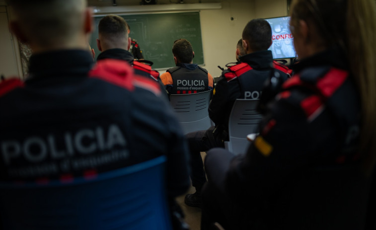 Acuerdo entre Interior y Mossos: subida salarial de 4.000 euros y reducción horaria