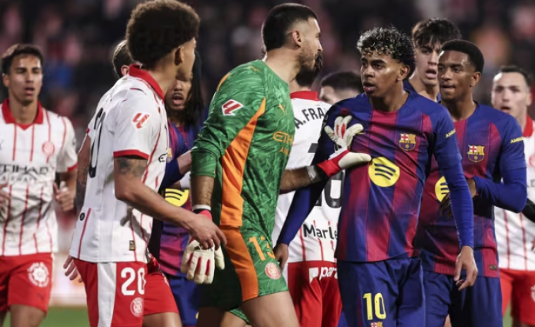 El Barça naufraga en Montilivi entre dudas, fallos y polémica arbitral