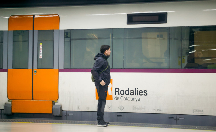 Un árbol caído corta la circulación normal en la R4 entre Terrassa y Manresa