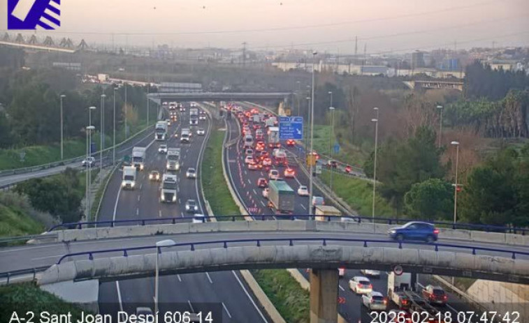 Todavía se acumulan colas: reabre la AP-7 entre Mollet y la Roca sentido Tarragona tras el corte por un accidente
