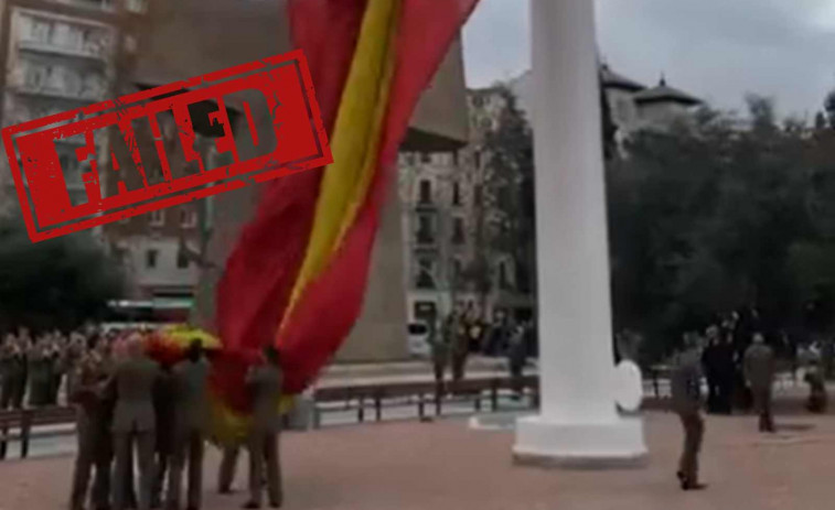 VÍDEO | Tercer “fail” en Plaza de Colón: la bandera gigante de España vuelve a caerse en pleno izado