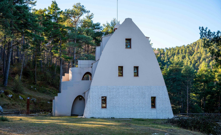 Encuentran una obra desconocida de Gaudí en un pueblo de Barcelona: todo sobre el Xalet del Catllaràs