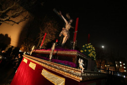 La procesión de Cornellà busca costaleros, nazarenos, romanos y madrinas para la Semana Santa