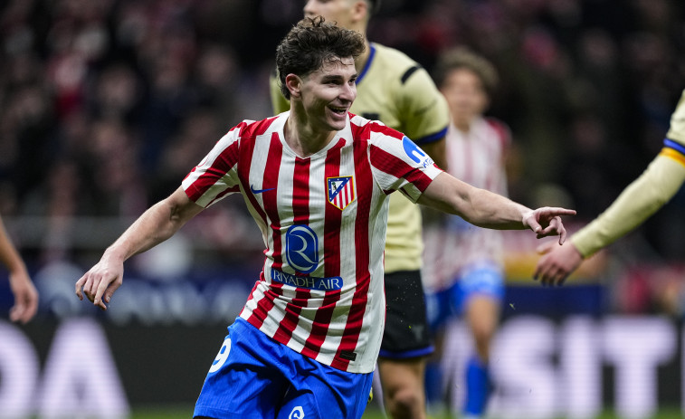 Ajedrez en los despachos: la partida mediática entre el Barça y el Atlético por el futuro de Julián Álvarez