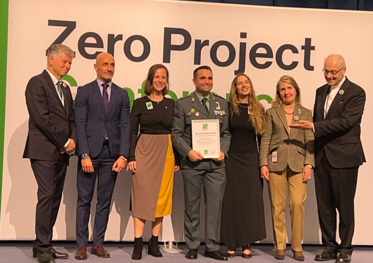 Guardia Civil y Fundación ONCE, galardonadas en Viena por su guía comunicativa de pictogramas