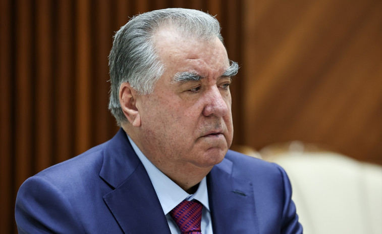 Tayikistán: El país musulmán donde el dictador prohíbe el hiyab y controla hasta la barba