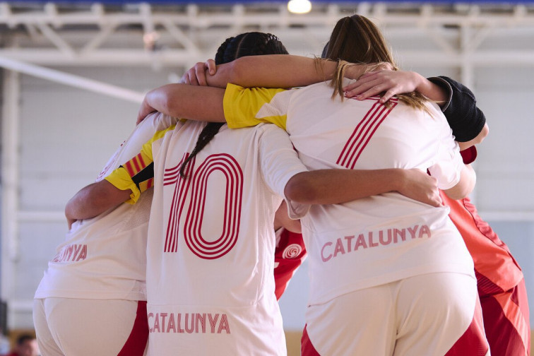 Parón total en el fútbol catalán: la FCF suspende todos los partidos por la agresión a un árbitro