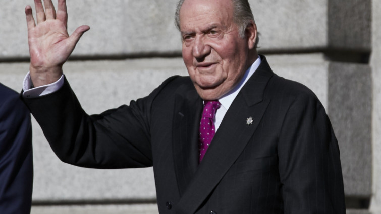 La vuelta de Juan Carlos I divide a la política: Feijóo lo pide y el Gobierno marca distancias