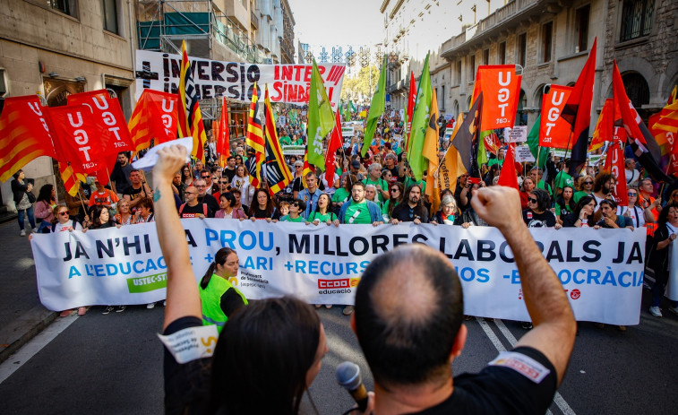 Éxito sindical: los profesores consiguen una mejor oferta salarial de la Generalitat