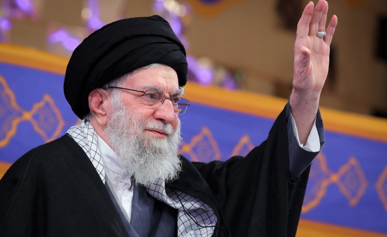 Irán asegura haber resistido la primera ola de ataques y promete represalias “sin cesar”