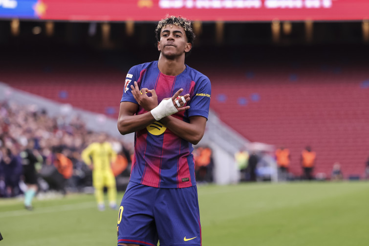 El Barça arrasa al Villarreal en el Camp Nou con un 4-1 y Lamine Yamal se consagra como estrella del equipo