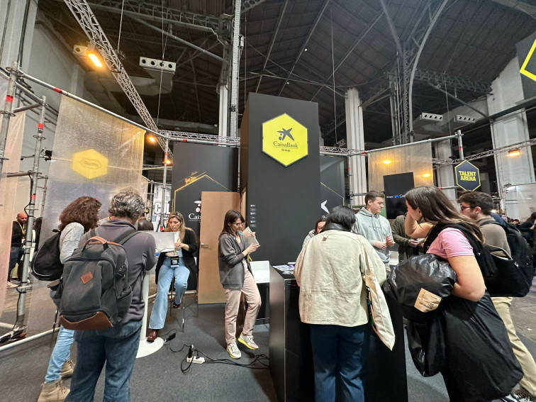 CaixaBank refuerza su apuesta por el talento Stem femenino presentando sus programas en el Talent Arena