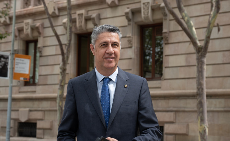 Albiol se desmarca del PP: Badalona prohibirá los pisos turísticos antes del verano