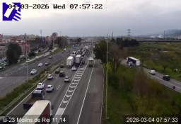 Un accidente en la A-2 provoca 12 kilómetros de retenciones en el Baix Llobregat