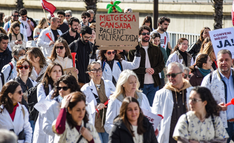 Los médicos catalanes convocan huelga el 19 y 20 de marzo para pedir mejores condiciones laborales