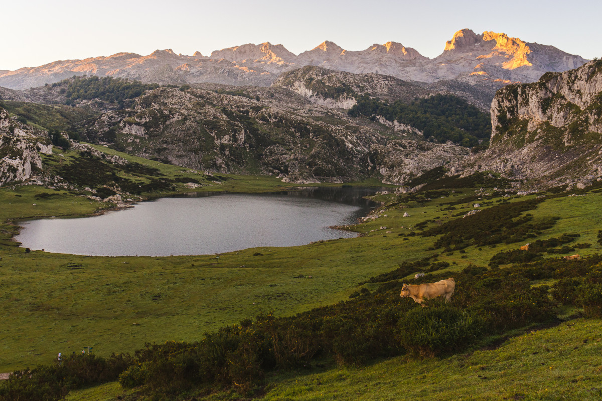 High angle shot lake ercina surrounded by rocky mountains