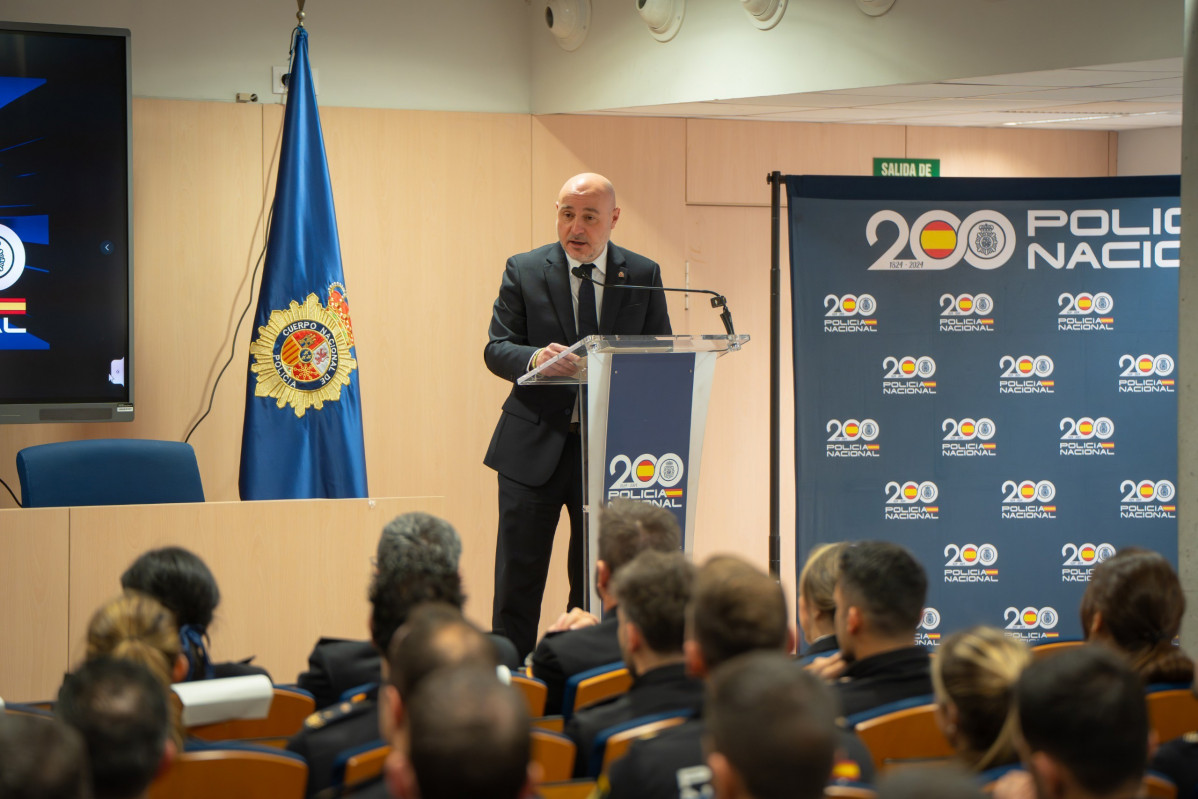 El delegado del Gobierno en Catalunya, Carlos Prieto, durante el acto de presentación de la XXXIV promoción de nuevos policías destinados a Catalunya en el Complejo Policial de la Verneda (Barcelon
