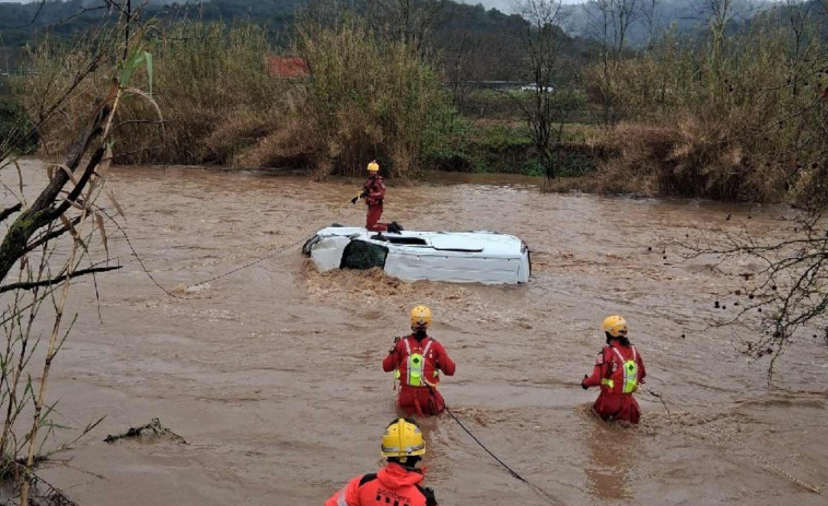 Buscan al conductor de un coche encontrado en una riera en Llinars durante el temporal