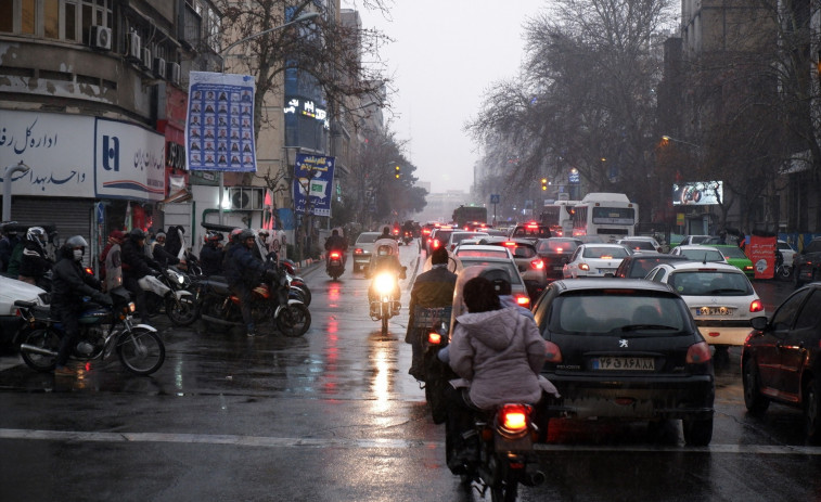 Pánico en Teherán: residentes relatan la peor noche de bombardeos en seis días de guerra