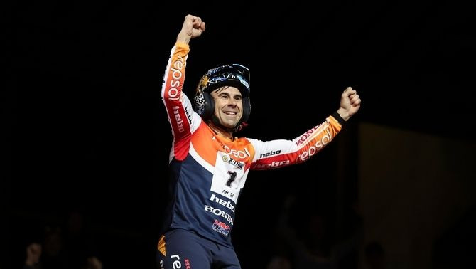 Toni Bou alcanza su 39º título mundial y refuerza su dominio absoluto en el trial indoor