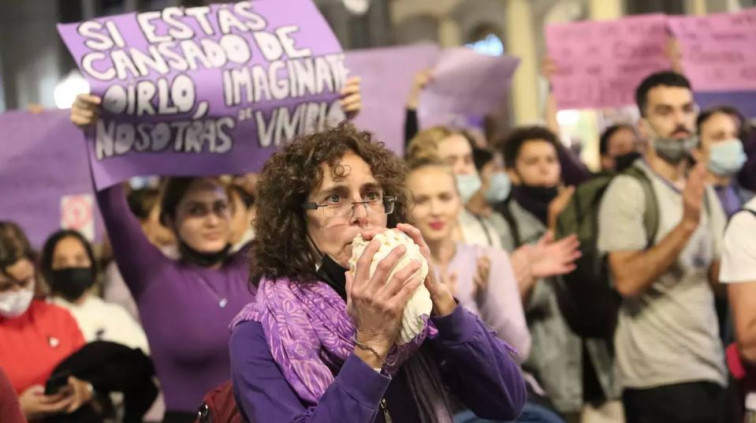 Canarias toma las calles en el 8M con el lema: '¡Feministas imparables, tumbemos el fascismo!'