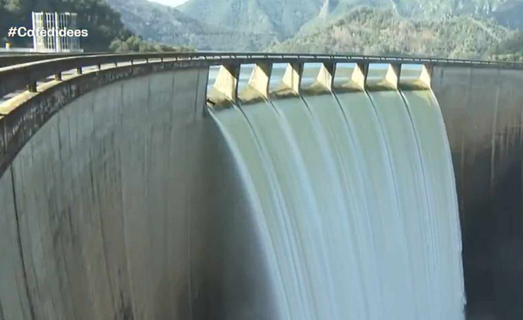 Alarma en Susqueda después de que el pantano empiece a desbordar agua: 