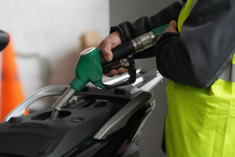 El precio del petróleo cae después de que Trump dé por 