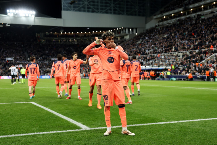 El Barça resiste la tormenta y rasca un valioso empate en St. James' Park