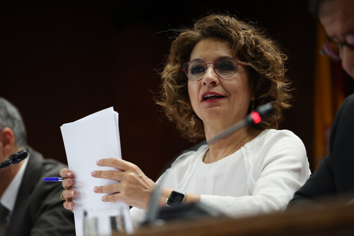 La vicepresidenta primera y ministra de Hacienda, María Jesús Montero, comparece ante la Comisión de Hacienda, en el Senado, a 11 de marzo de 2026, en Madrid (España).